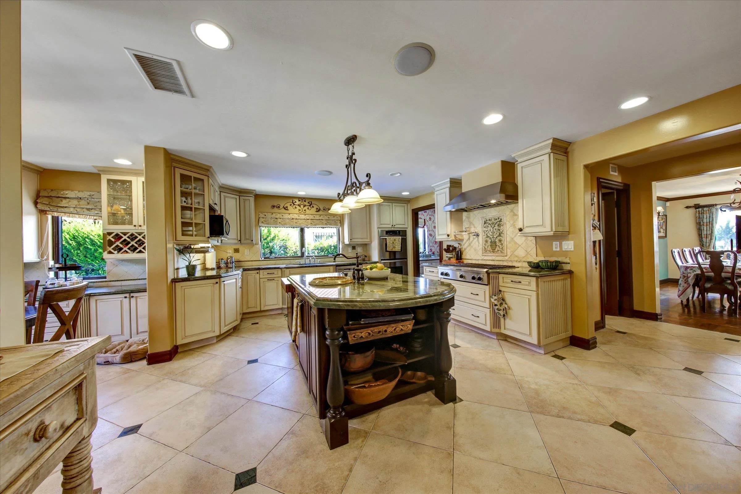 2540 Chatsworth