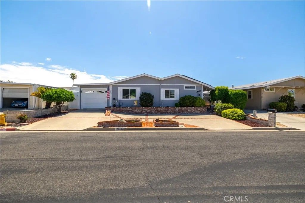 Photo of 29101 Camino Alba, Murrieta, CA 92563 (MLS # SW26073713)