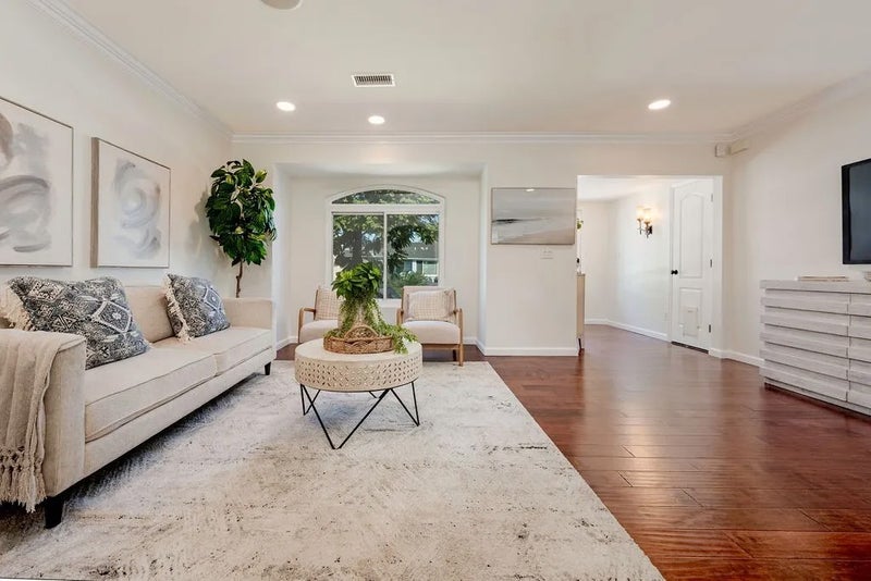2019 Charlemagne Avenue