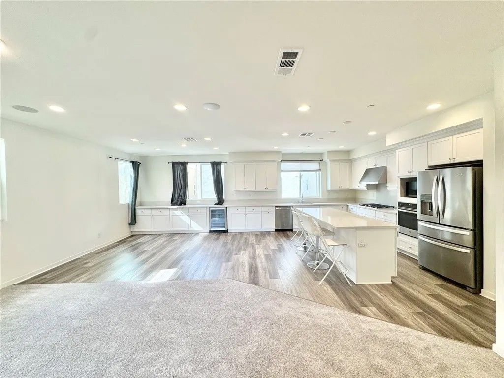 Photo of 168 stage, Irvine, CA 92618 (MLS # TR25239065)