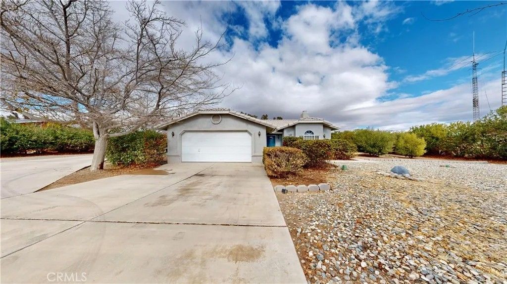 Photo of 15640 Lime St, Hesperia, CA 92345 (MLS # IV26053767)