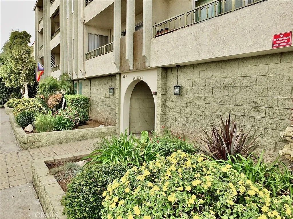 Photo of 420 Redondo Avenue #209, Long Beach, CA 90814 (MLS # PW26007856)