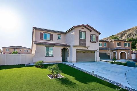 Photo of 7902 Ravello Court, Highlands, CA 92346 (MLS # CV26094298)