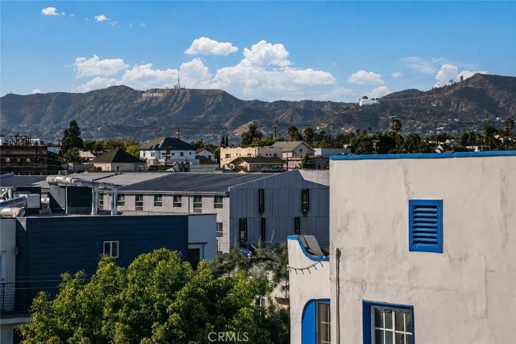Photo of 216 N Park View Street, Los Angeles, CA 90026 (MLS # SR26186198)
