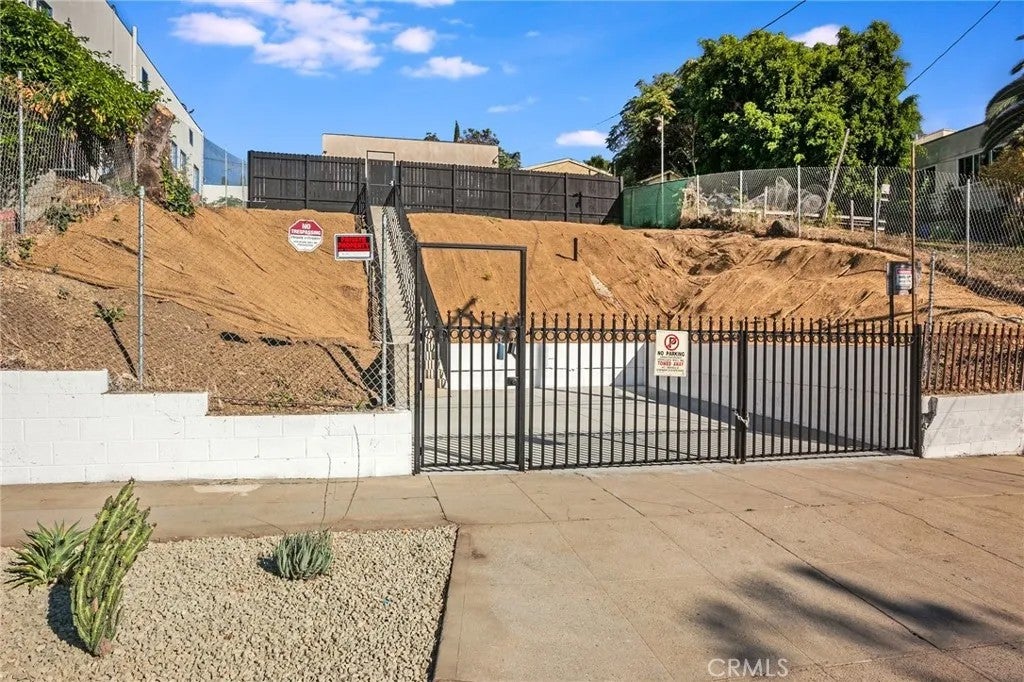 Photo of 216 N Park View Street, Los Angeles, CA 90026 (MLS # SR26186198)