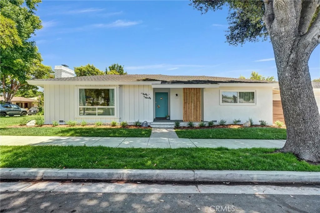 3090 Eucalyptus Avenue