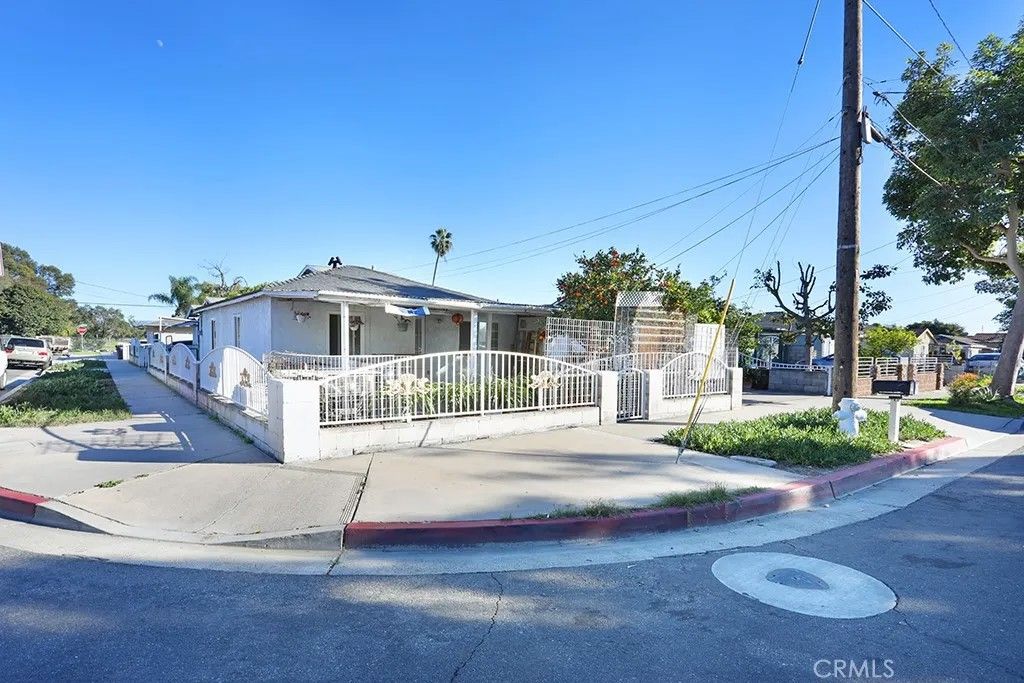 Photo of 821 gunther Street, Santa Ana, CA 92703 (MLS # PW26006621)