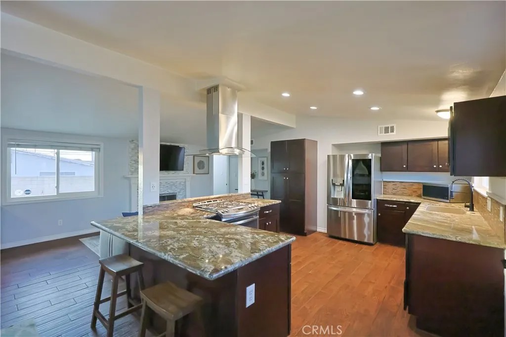 19031 E Center