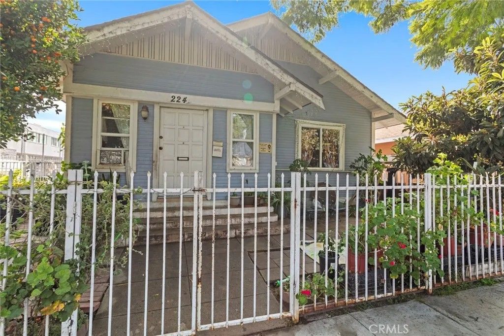 Photo of 224 W 14th Street, Long Beach, CA 90813 (MLS # CV25276324)