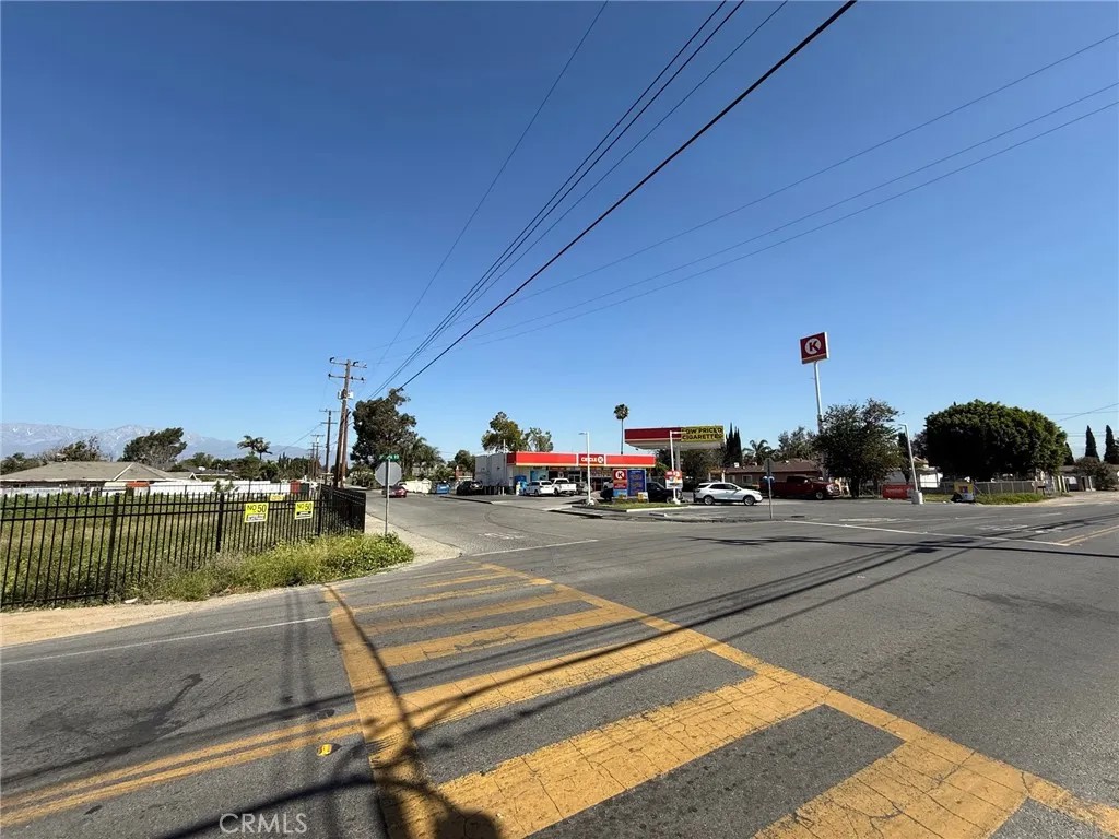 10621 Jurupa Rd