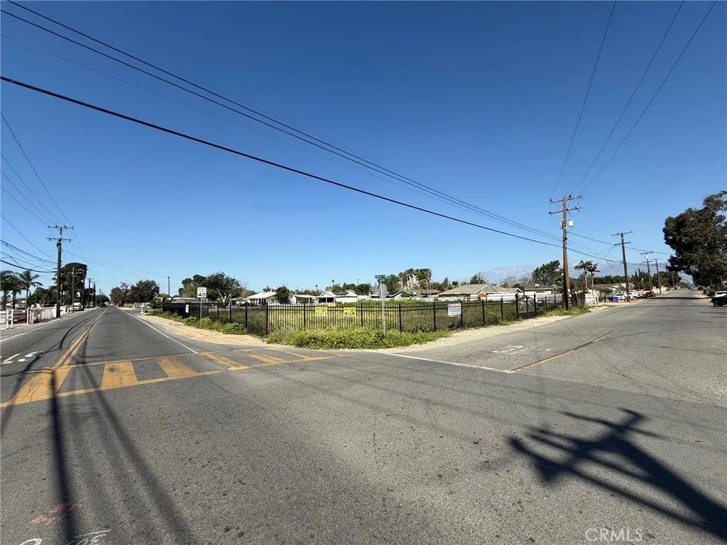 Photo of 10621 Jurupa Rd, Jurupa Valley, CA 91752 (MLS # IV26051531)