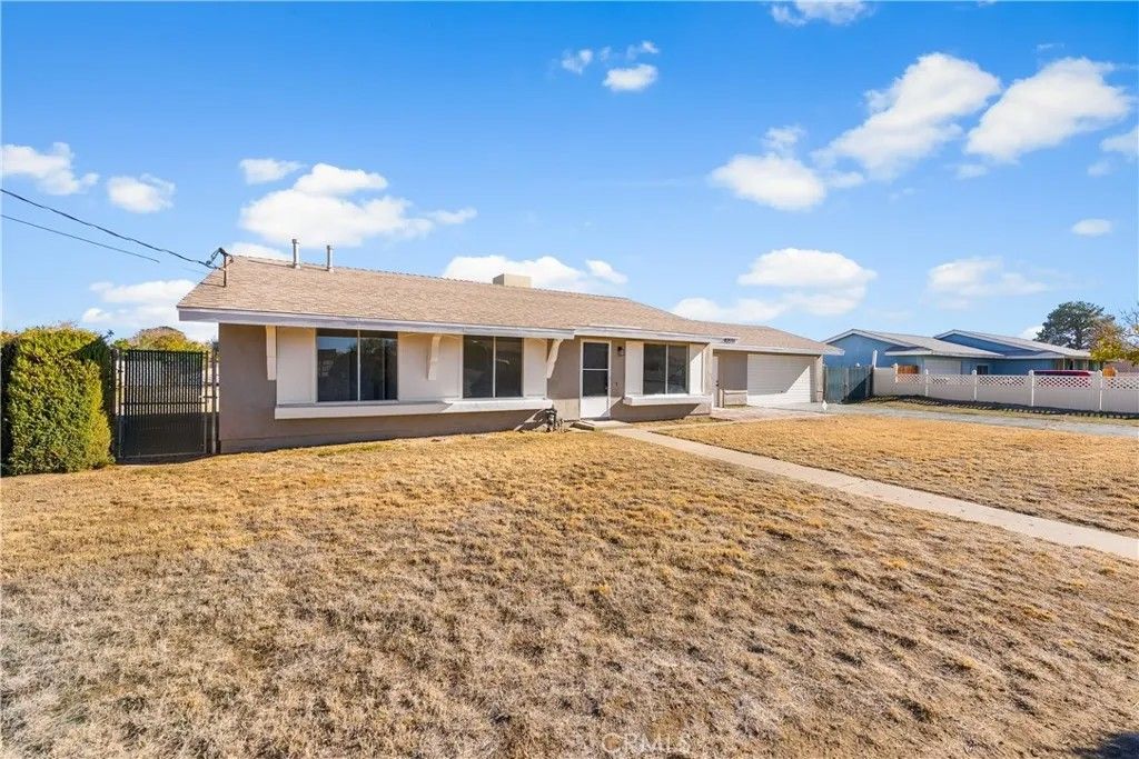 Photo of 40596 Fieldspring St, Lancaster, CA 93535 (MLS # SR25277322)