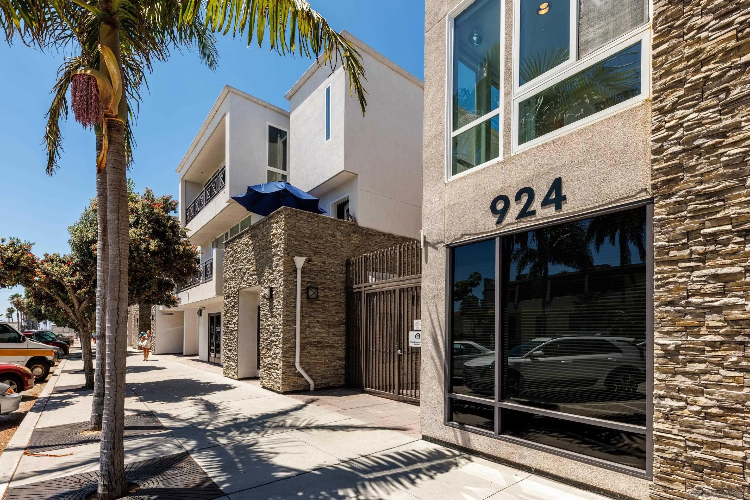 924 Hornblend Street