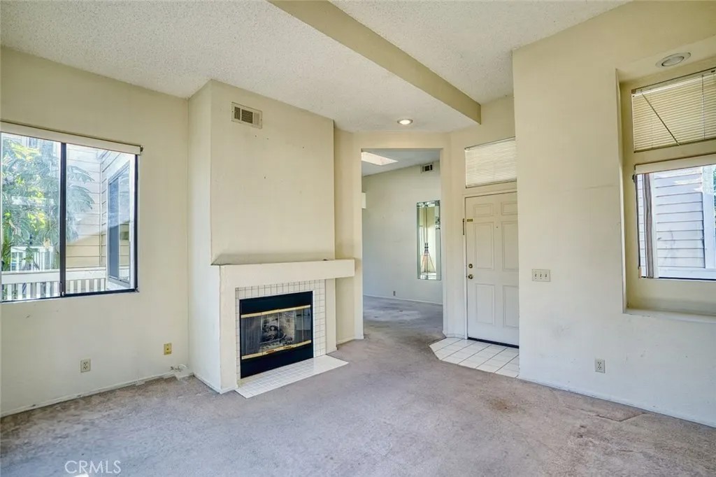 4900 N Grand Avenue 212