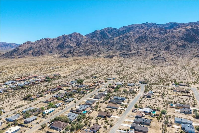 6965 49 Palms