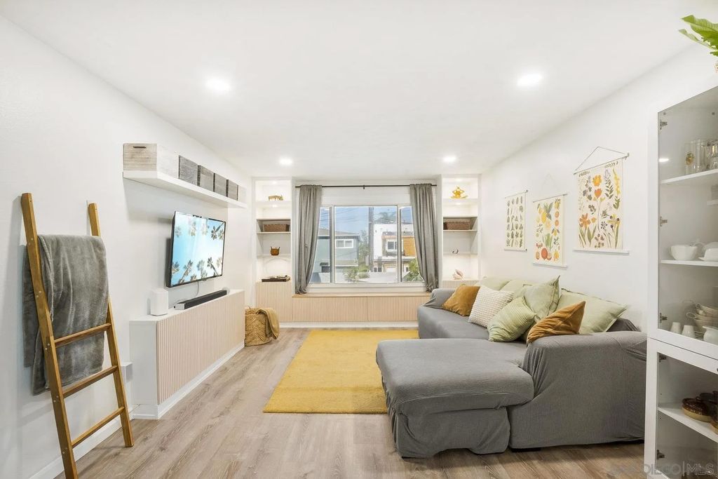 Photo of 140 Walnut Ave #2A, San Diego, CA 92103 (MLS # 260001427)