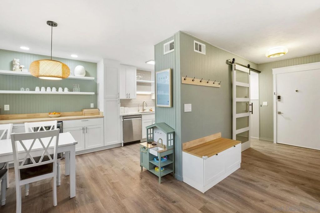 Photo of 140 Walnut Ave #2A, San Diego, CA 92103 (MLS # 260001427)