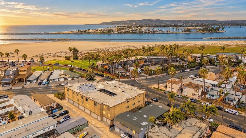 5155 W Point Loma Blvd 4