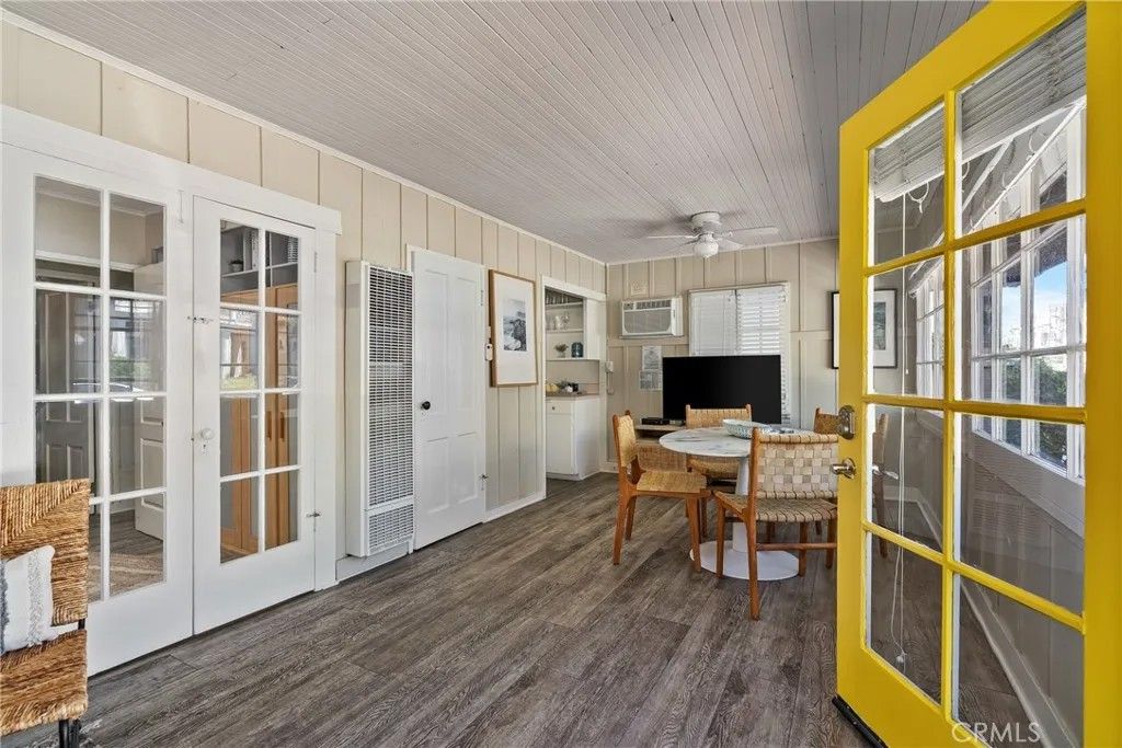 Photo of 118 Emerald Ave, Newport Beach, CA 92662 (MLS # PW26082073)