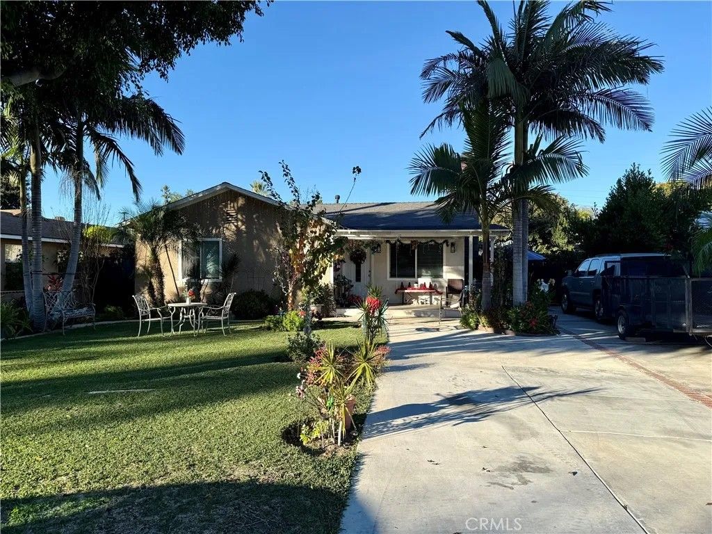 Photo of 550 W Granada Court, Ontario, CA 91762 (MLS # IV25280709)