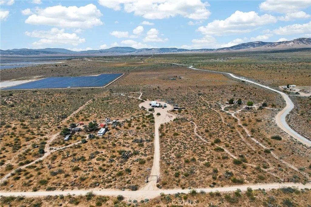 Photo of 230 Patterson St, Rosamond, CA 93560 (MLS # SR26087012)