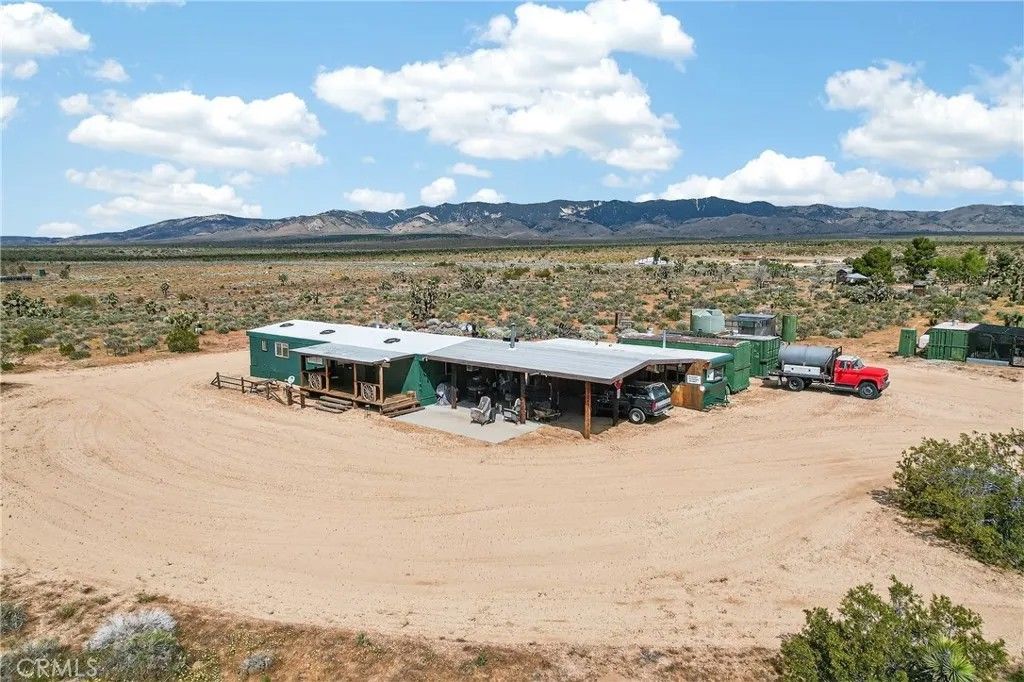 Photo of 230 Patterson St, Rosamond, CA 93560 (MLS # SR26087012)