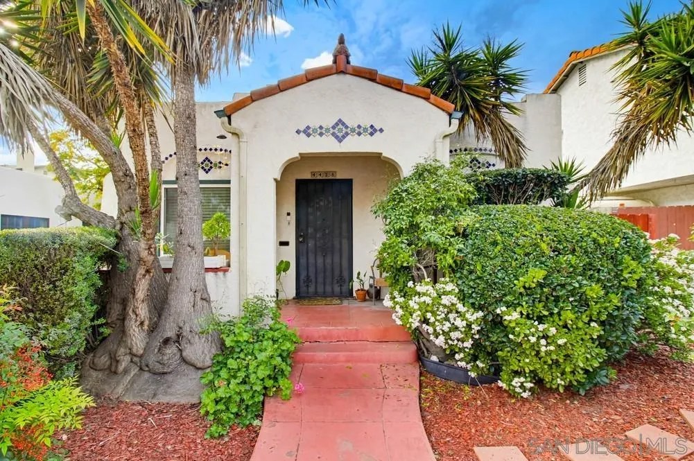 4454 - 58 N 41st Street