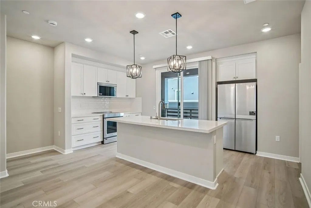 1482 Skyline Lane