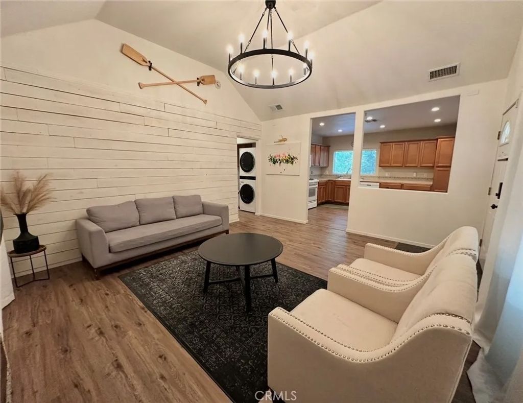 Photo of 23938 Park Ln, Crestline, CA 92325 (MLS # IG26095805)