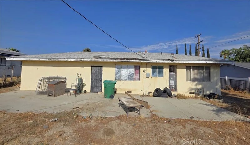 883 N Hargrave