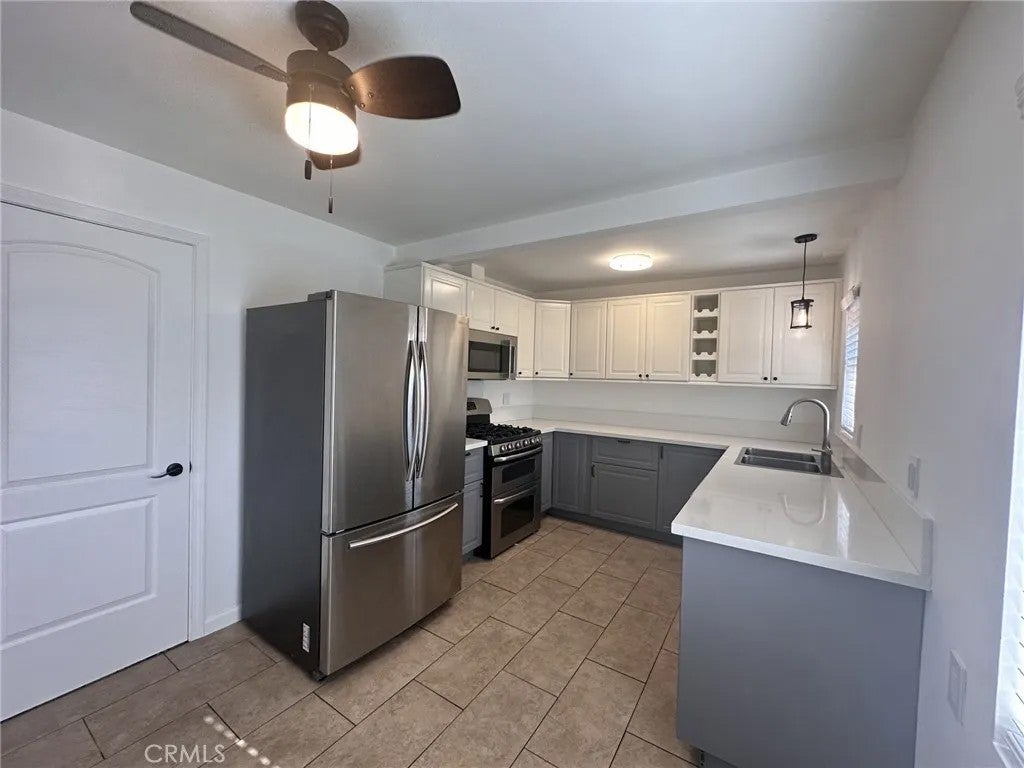 3667 W 110th