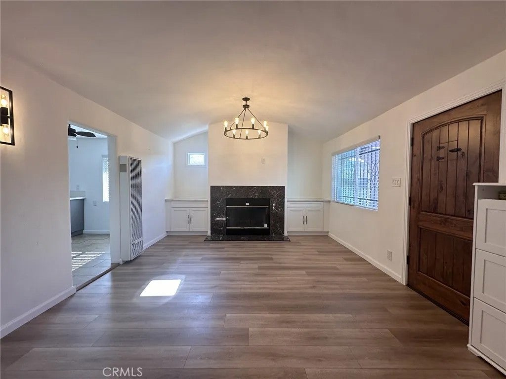 3667 W 110th
