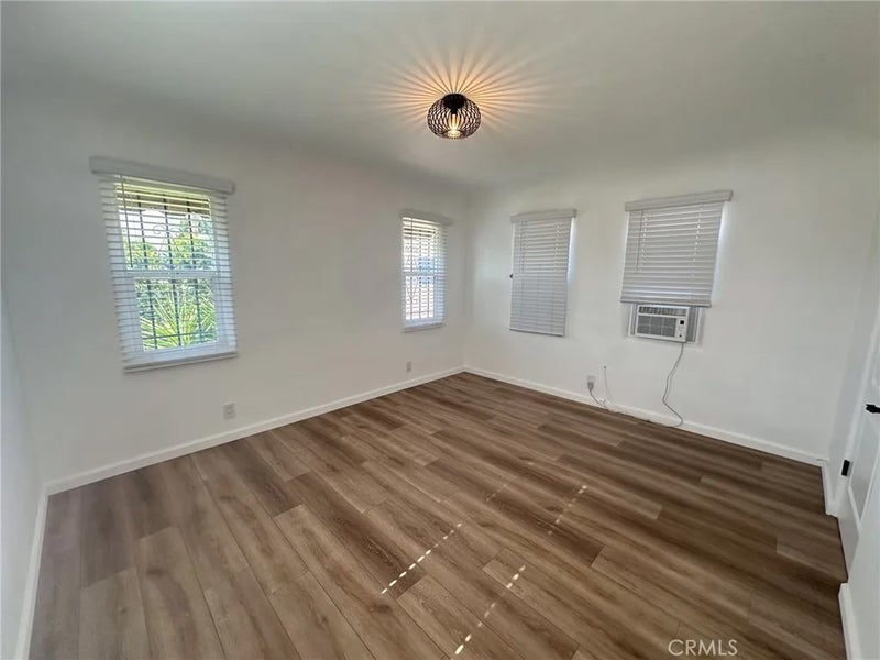 3667 W 110th