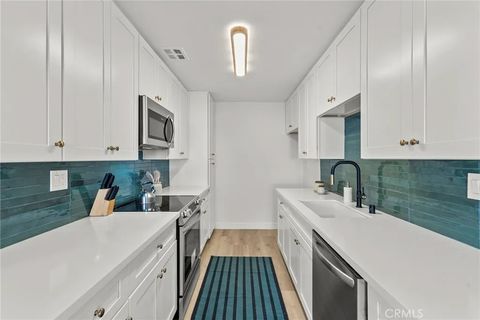 Photo of 5400 Newcastle #12, Encino, CA 91316 (MLS # SR26030376)