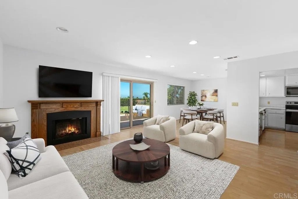 6547 Via Barona