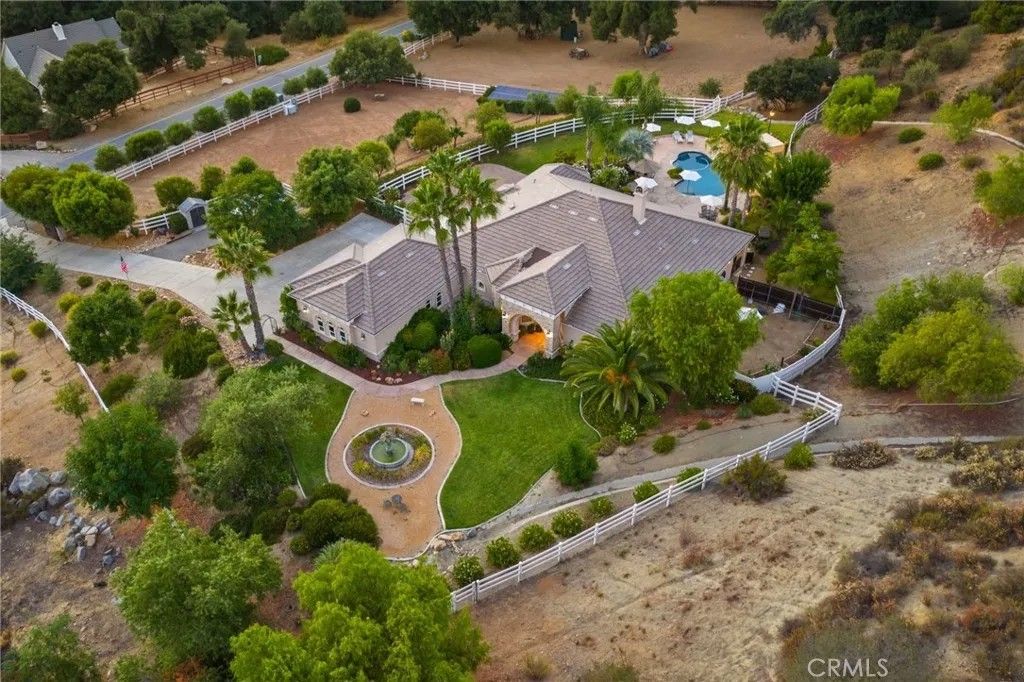 Photo of 39898 Via Sereno, Murrieta, CA 92562 (MLS # SW25180058)