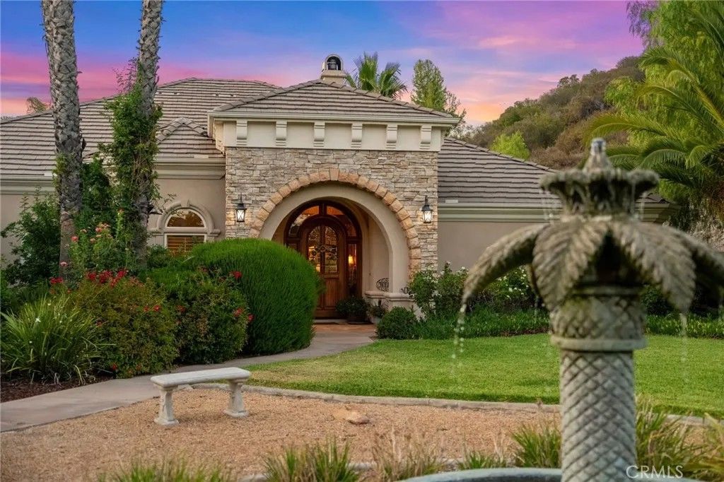 Photo of 39898 Via Sereno, Murrieta, CA 92562 (MLS # SW25180058)