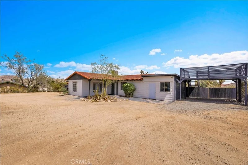 6685 Sunnyhill Road