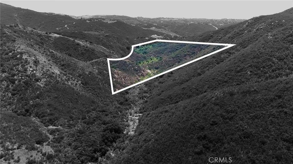 Photo of 15 La Cresta Highlands Circle, Murrieta, CA 92562 (MLS # OC25185830)