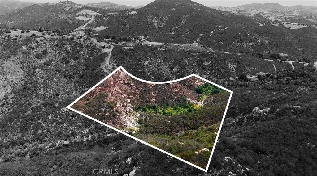 Photo of 15 La Cresta Highlands Circle, Murrieta, CA 92562 (MLS # OC25185830)