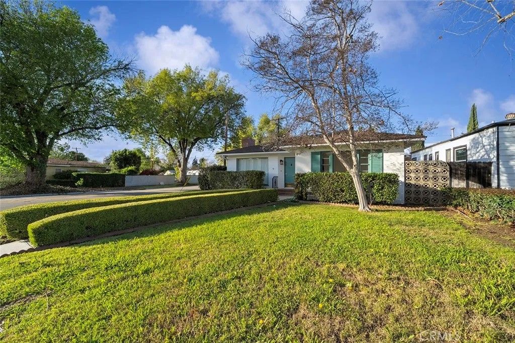 Photo of 4693 Central Ave, Riverside, CA 92506 (MLS # RS26030176)