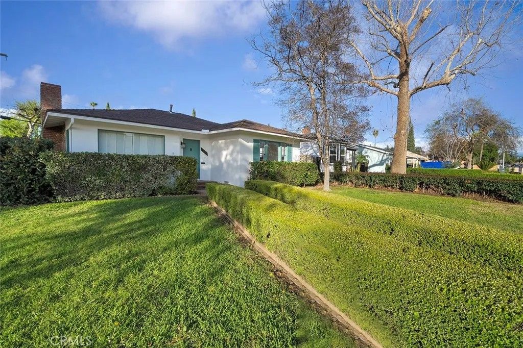 Photo of 4693 Central Ave, Riverside, CA 92506 (MLS # RS26030176)