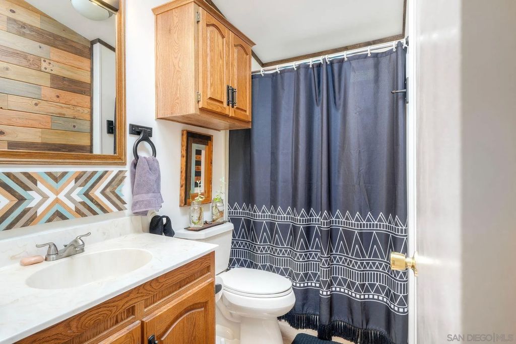 Photo of 1192 Via Santa Paulo, Vista, CA 92081 (MLS # 260006824)