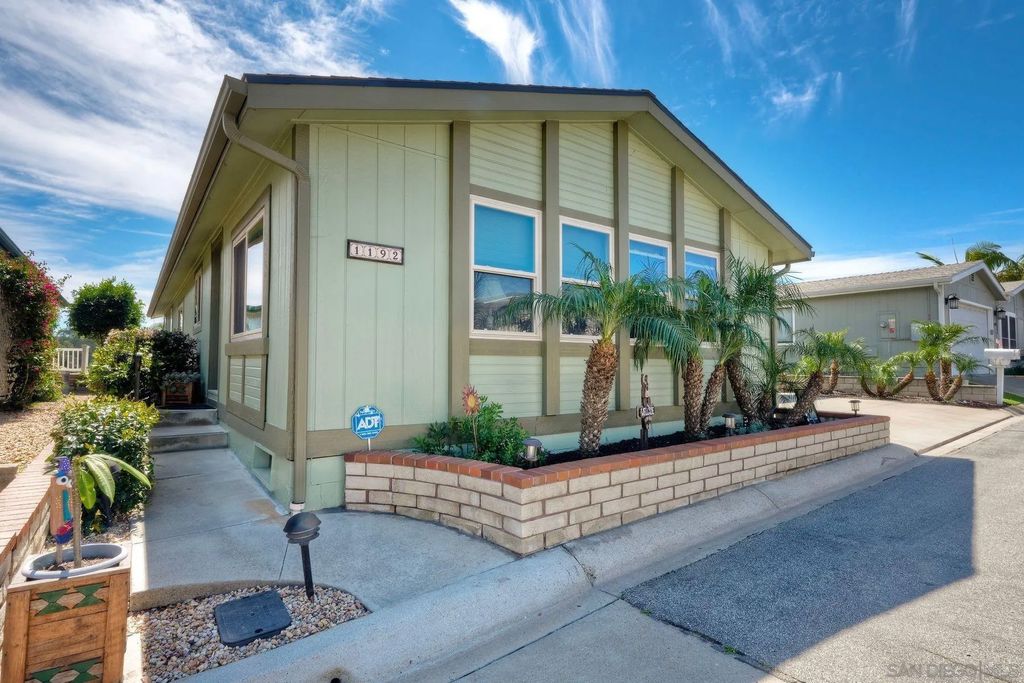 Photo of 1192 Via Santa Paulo, Vista, CA 92081 (MLS # 260006824)