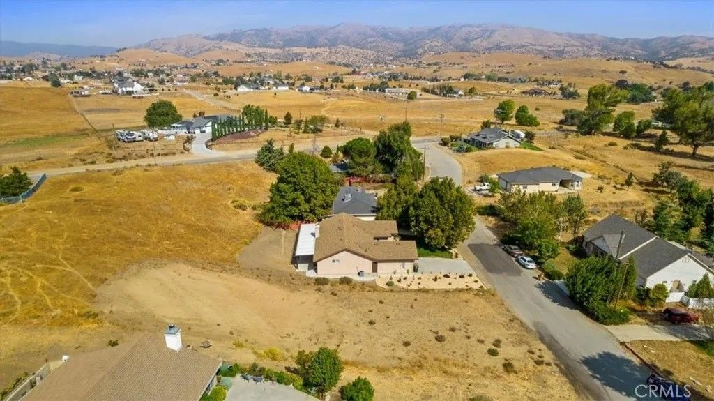 Photo of 22935 Larkspur Ct, Tehachapi, CA 93561 (MLS # PI26054619)