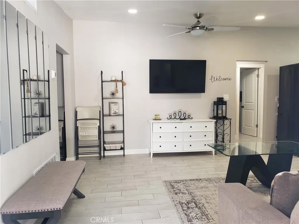 9641 CRESTWOOD