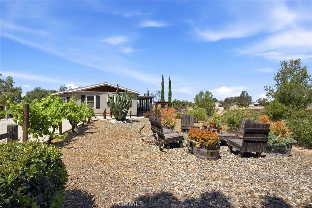 Photo of 41714 Avenida De Anita, Temecula, CA 92592 (MLS # SW26075214)