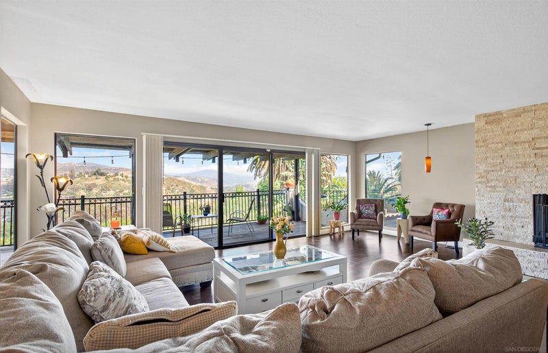 11330 Crazy Horse Dr