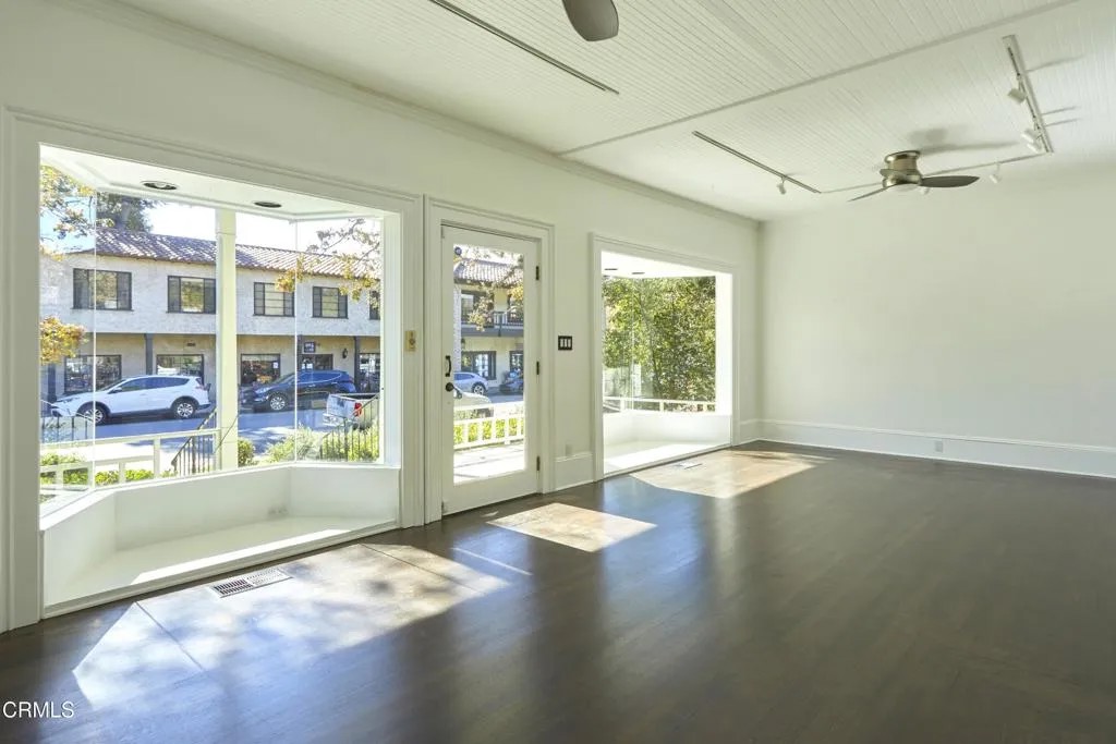 310 E Matilija Street