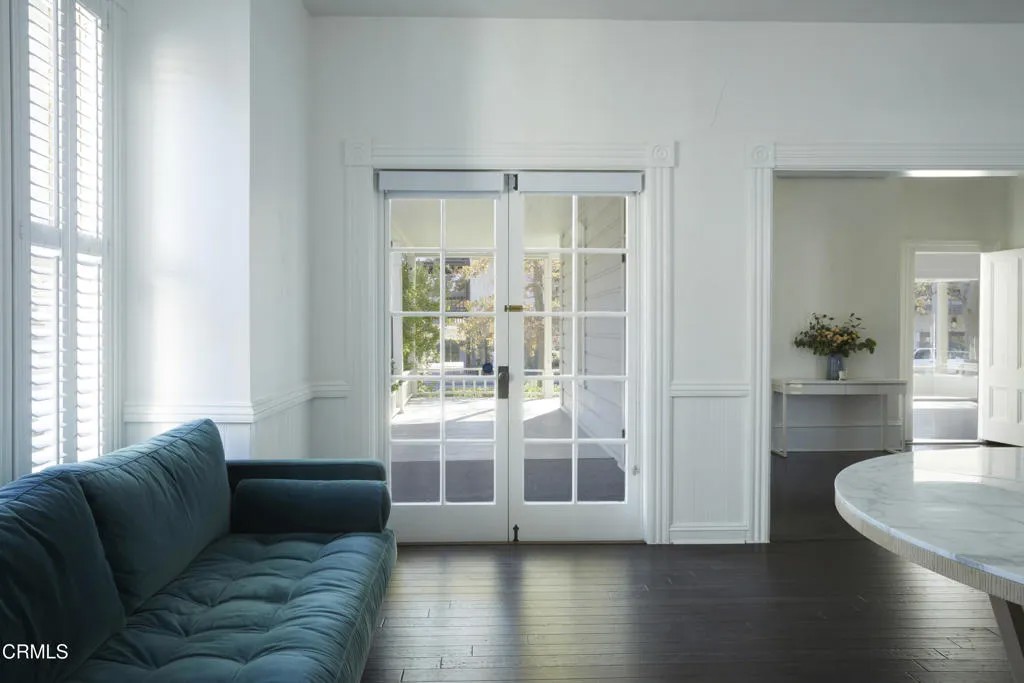 310 E Matilija Street